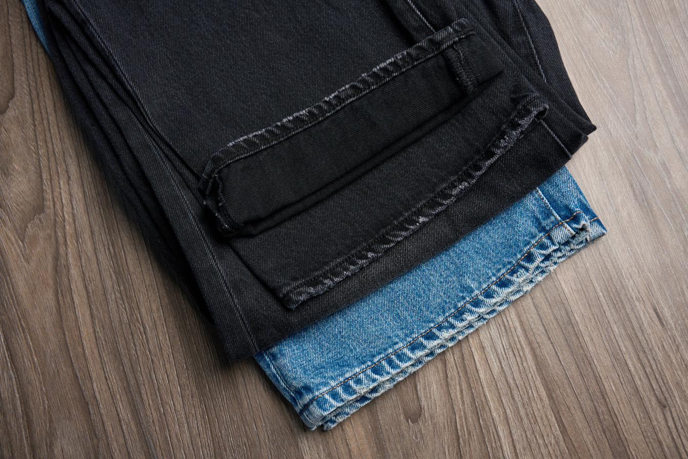 Quần jeans tối màu